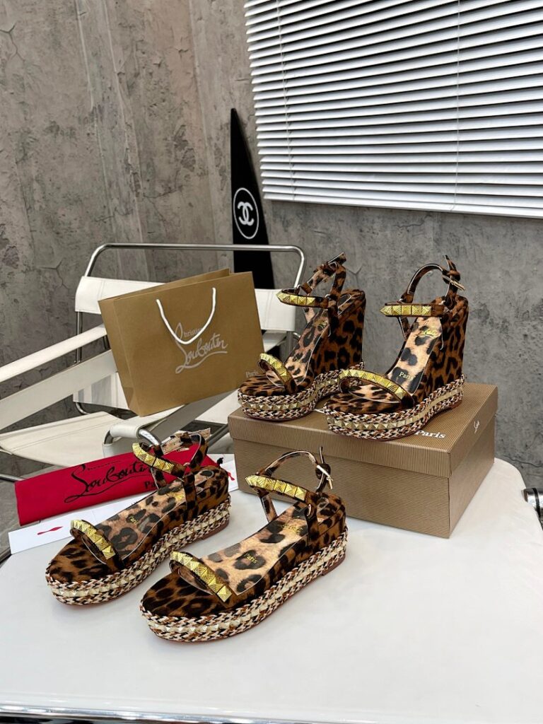 Christian Louboutin Shoe Style 2702438