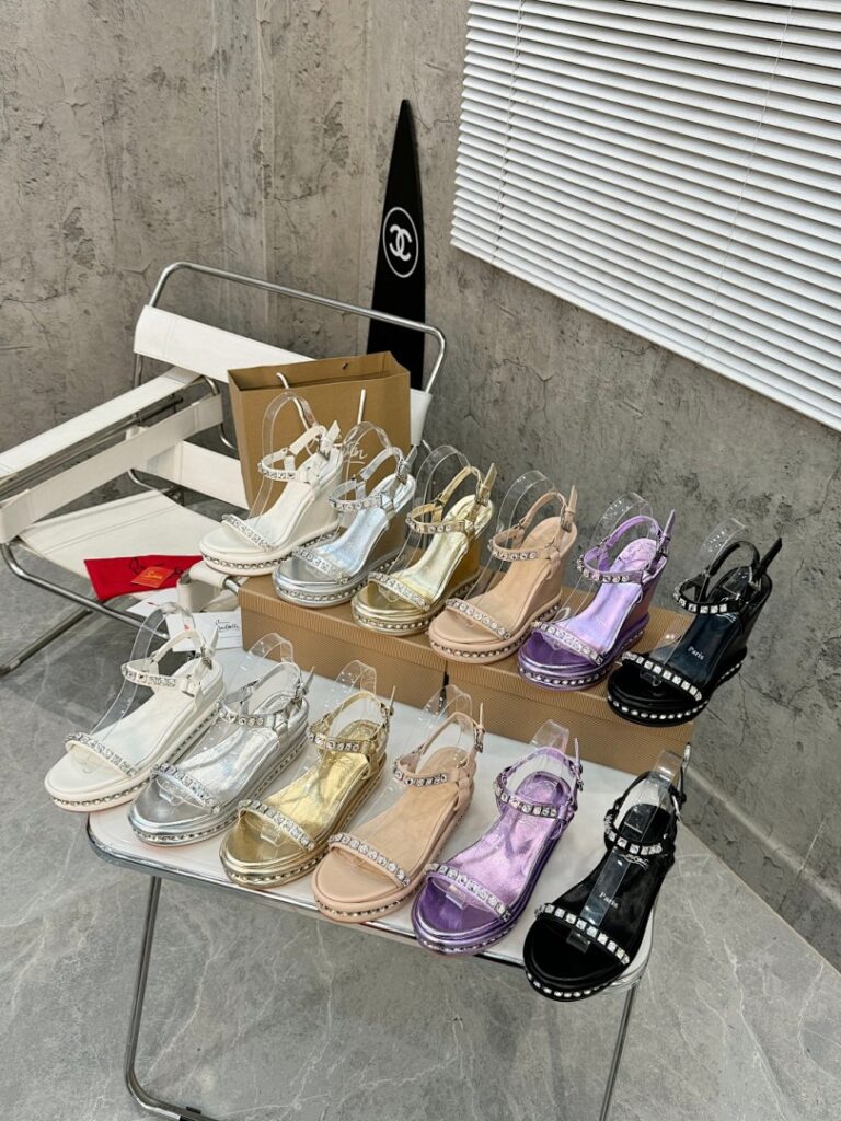 Christian Louboutin Shoe Style 2904421