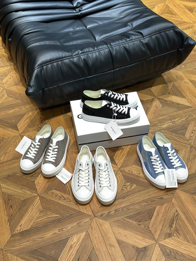Givenchy Shoe Style 2301126