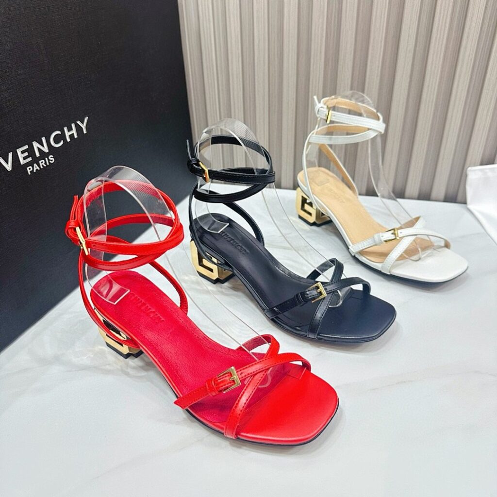 Givenchy Shoe Style 3301142