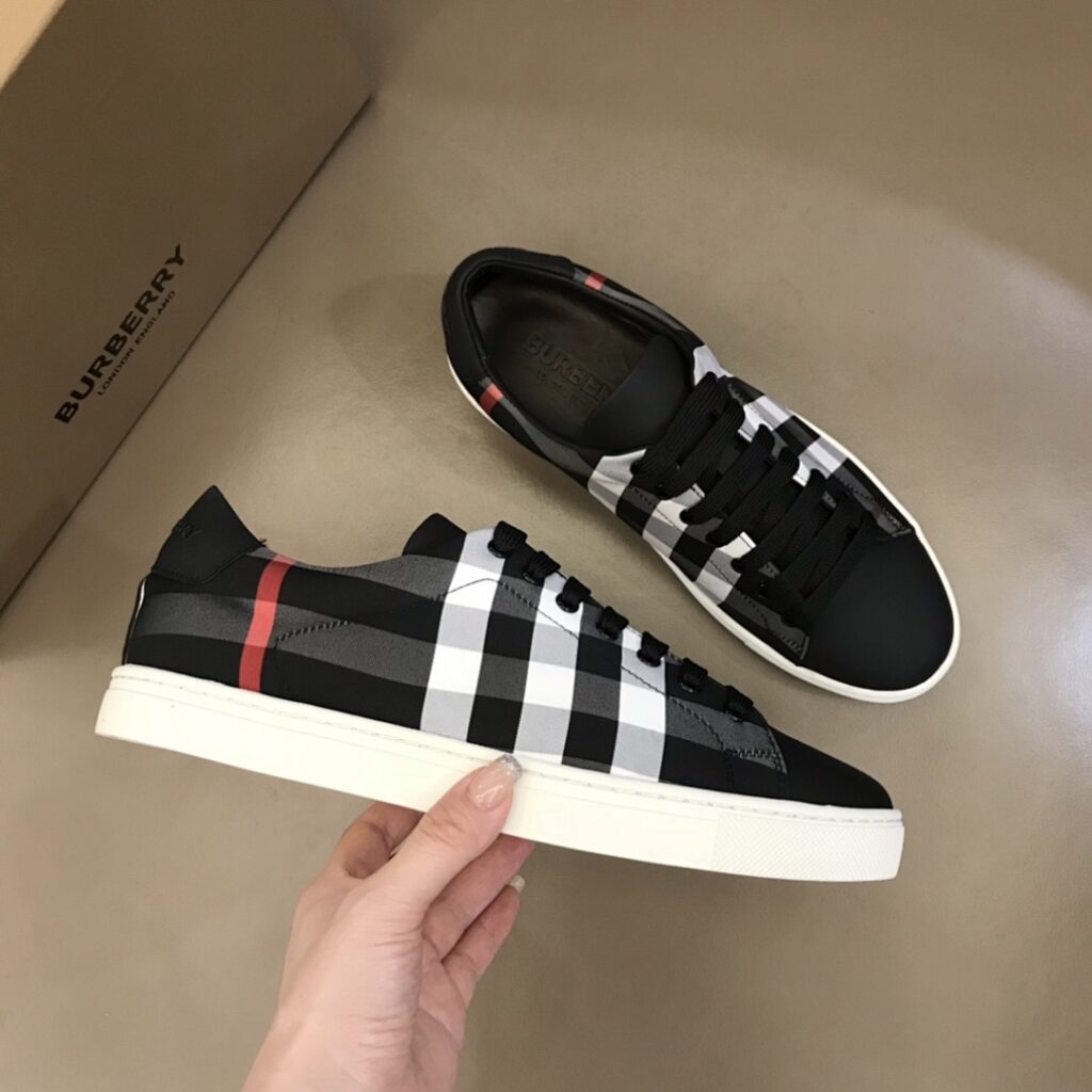 Balenciaga Shoe Style 2201126