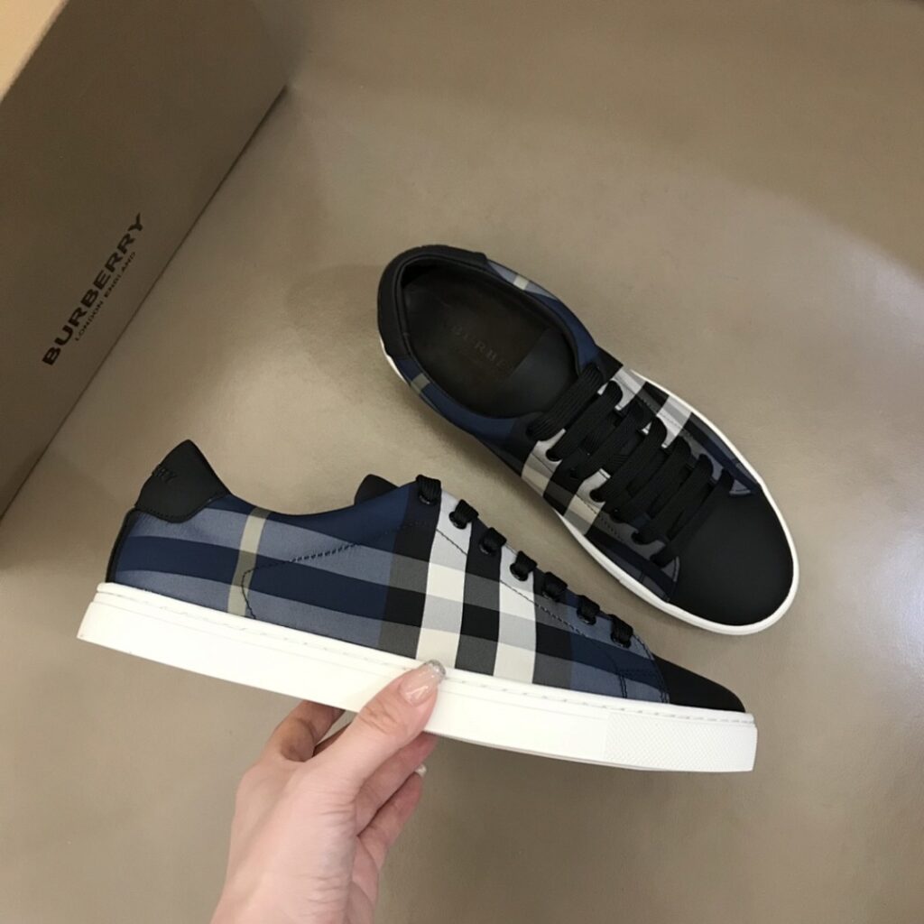Balenciaga Shoe Style 2201126