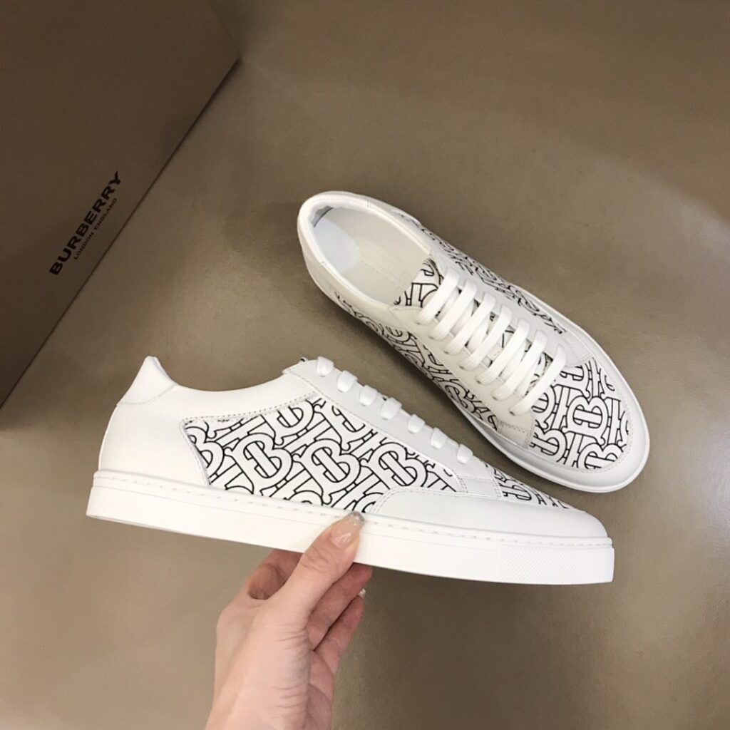 Balenciaga Shoe Style 2201126