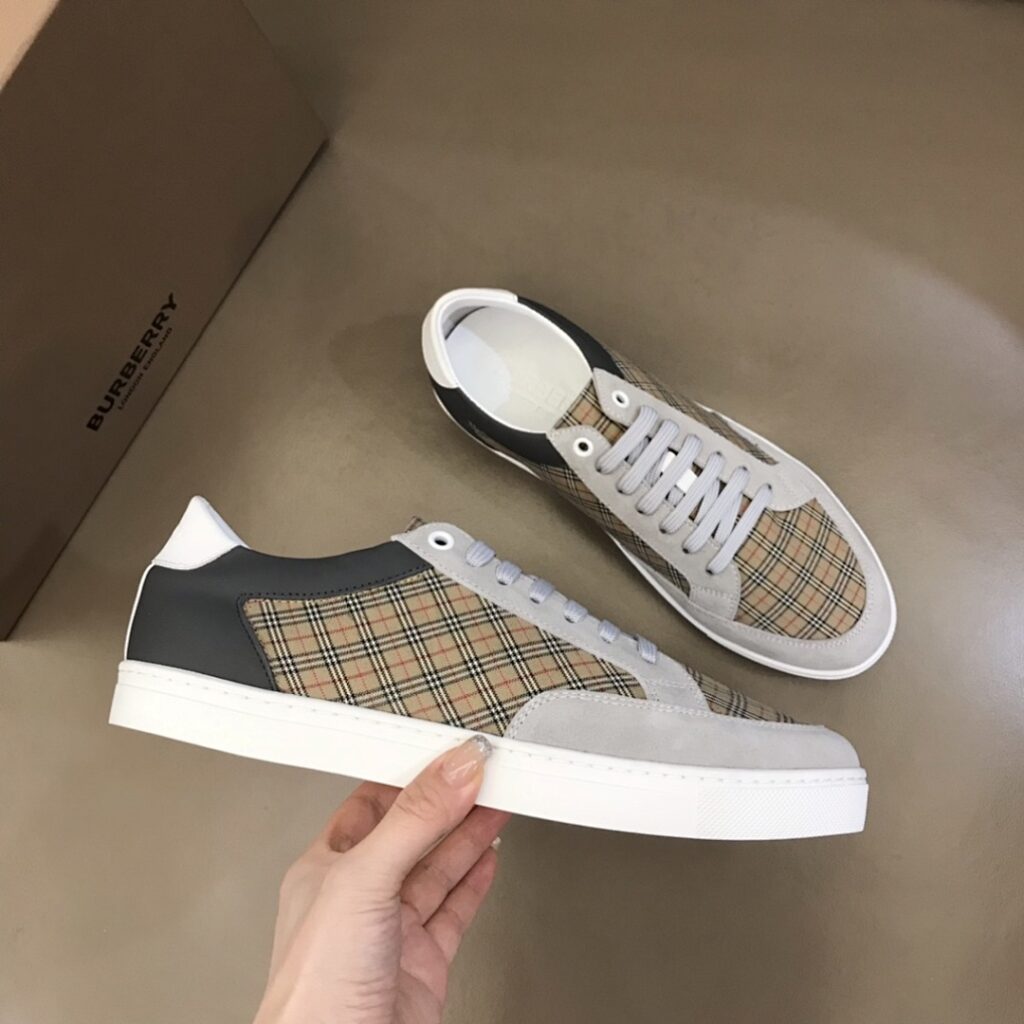 Balenciaga Shoe Style 2201126