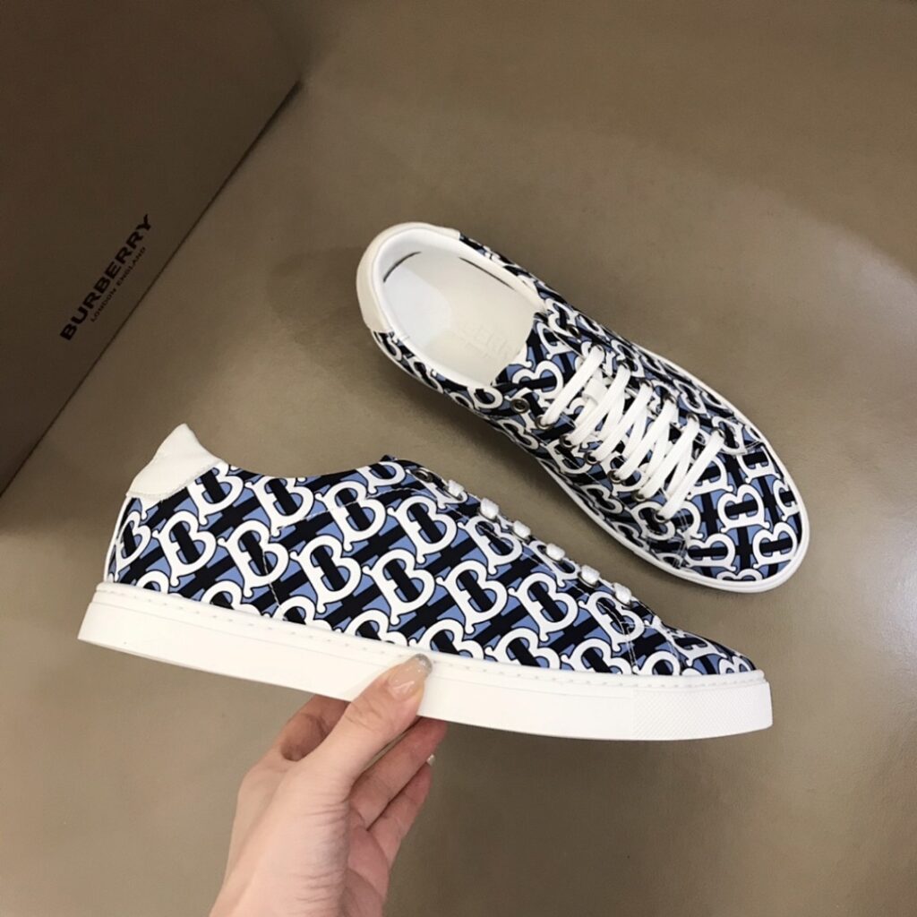 Balenciaga Shoe Style 2201126