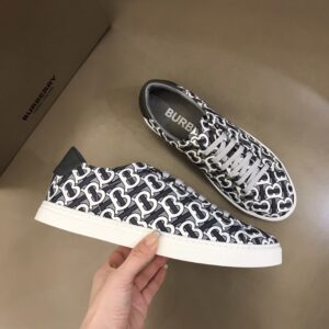 Balenciaga Shoe Style 2201126