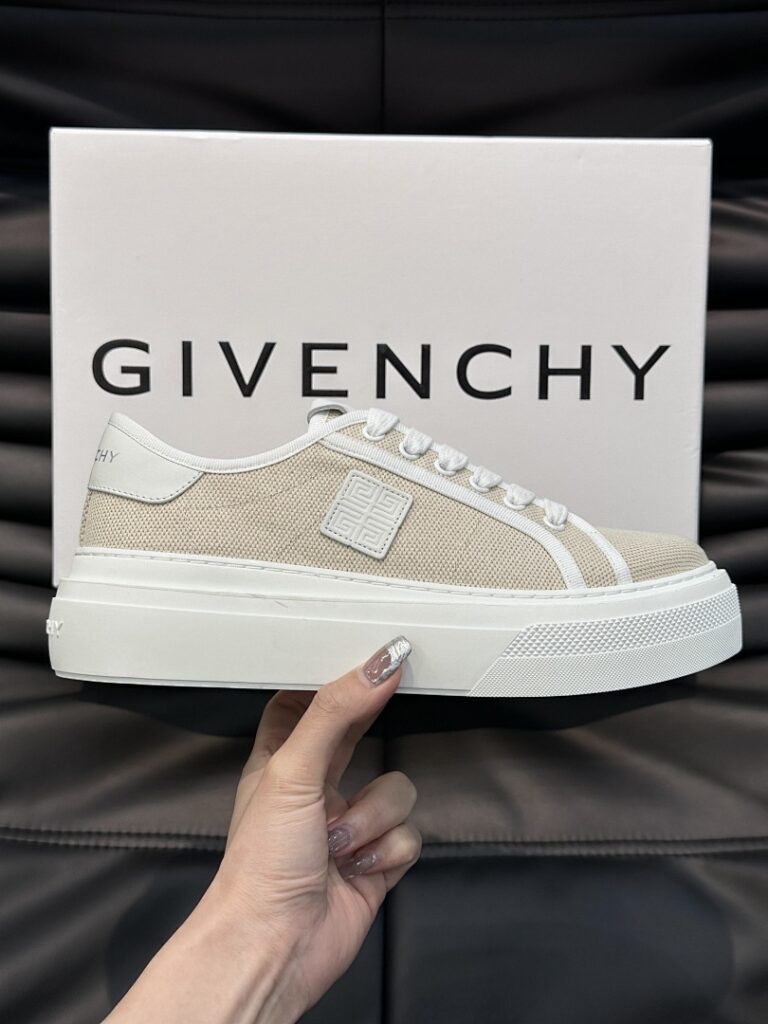 Givenchy Shoe Style 2201126