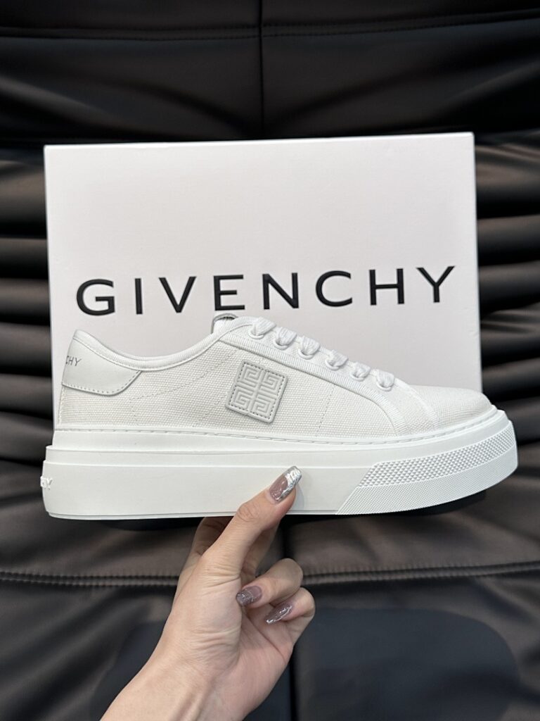 Givenchy Shoe Style 2201126
