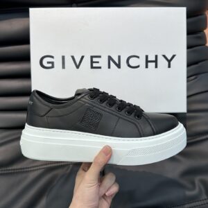 Givenchy Shoe Style 2401126