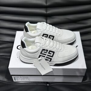Givenchy Shoe Style 2401126