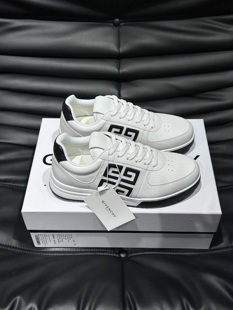 Givenchy Shoe Style 2401126