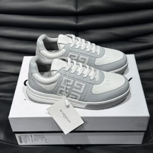 Givenchy Shoe Style 2401126