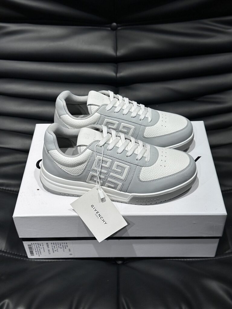 Givenchy Shoe Style 2401126