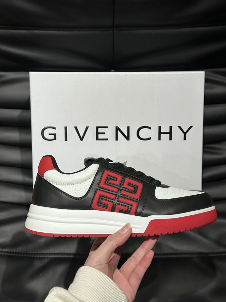 Givenchy Shoe Style 2401126