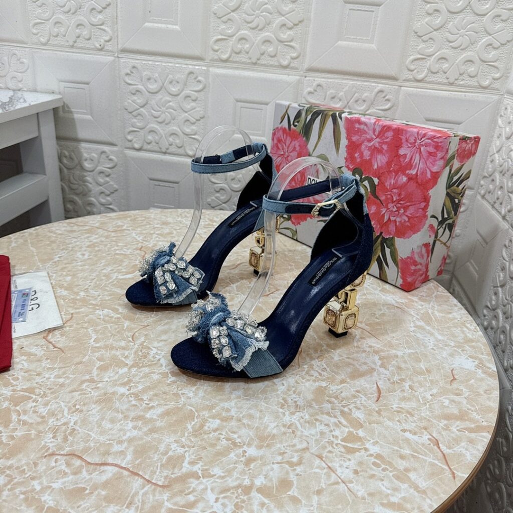 Dolce & Gabbana Shoe Style 4301142