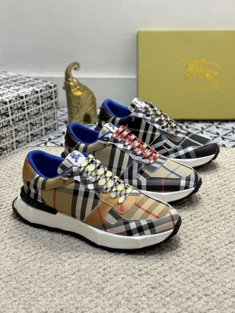 Balenciaga Shoe Style 2401127