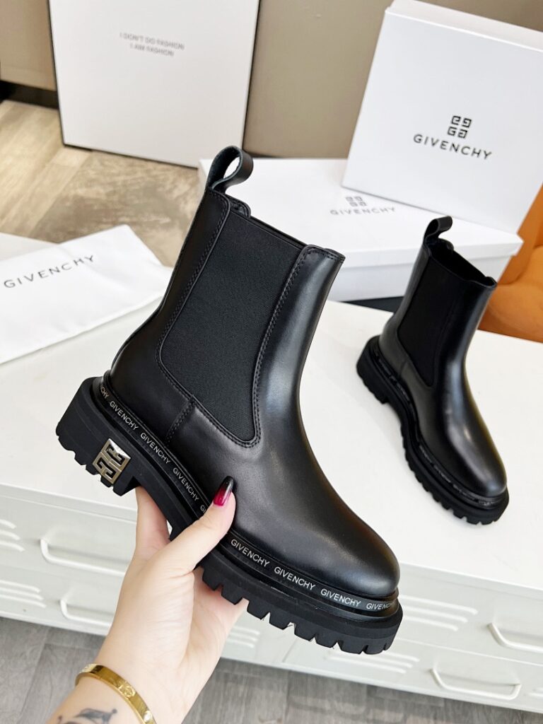 Givenchy Shoe Style 3201178