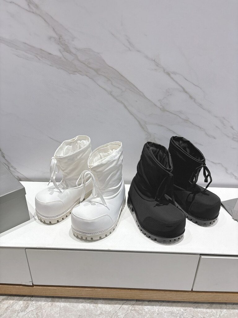 Balenciaga Shoe Style 4501175
