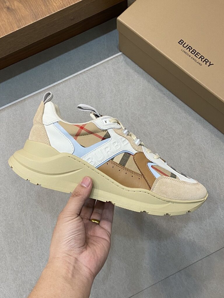 Balenciaga Shoe Style 2401127