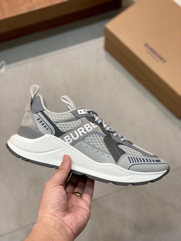 Balenciaga Shoe Style 2401127