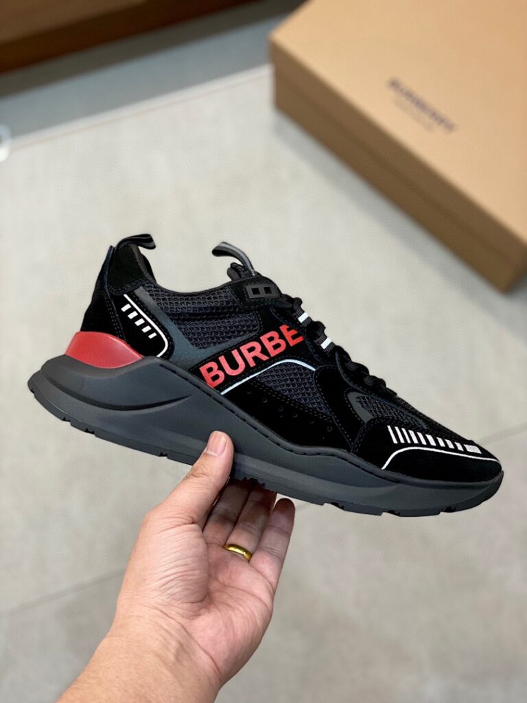 Balenciaga Shoe Style 2401127