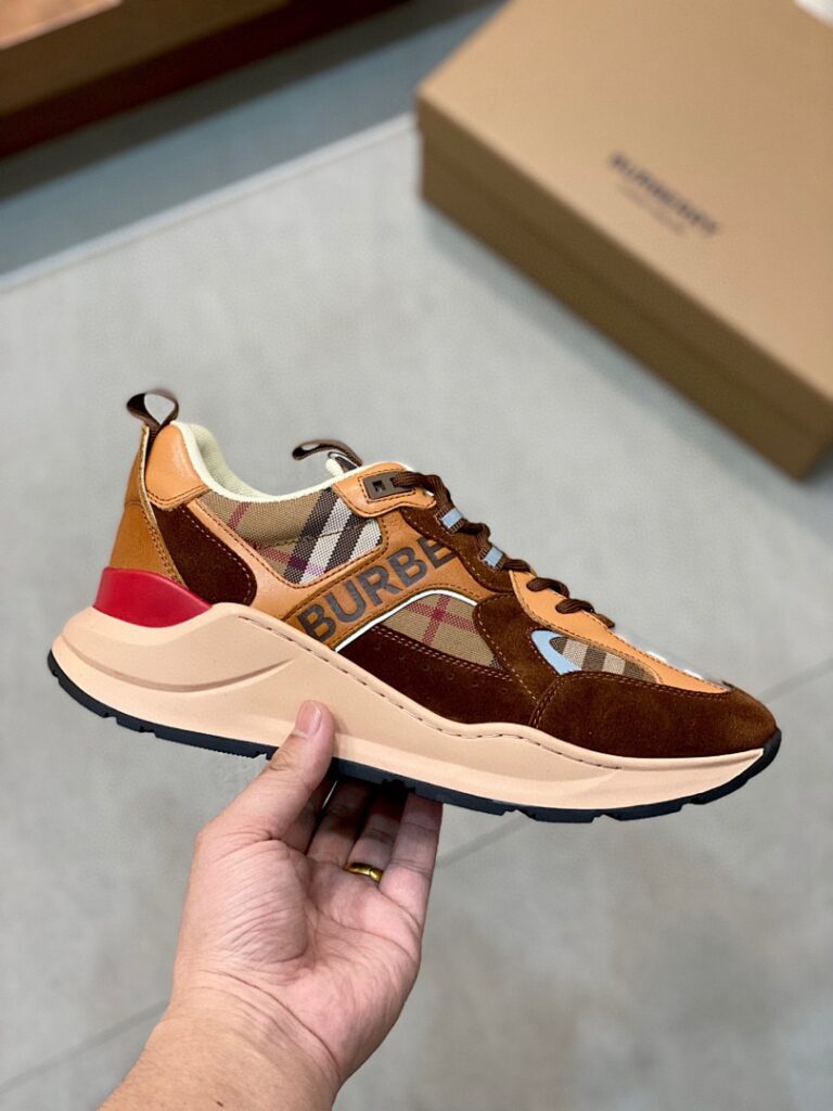 Balenciaga Shoe Style 2401127