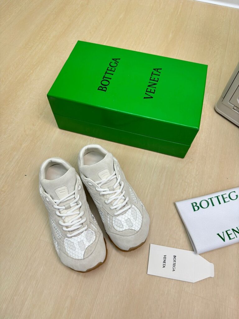 Bottega Veneta Shoe Style 3301111
