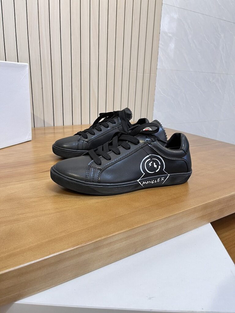 Moncler Shoe Style 2701125