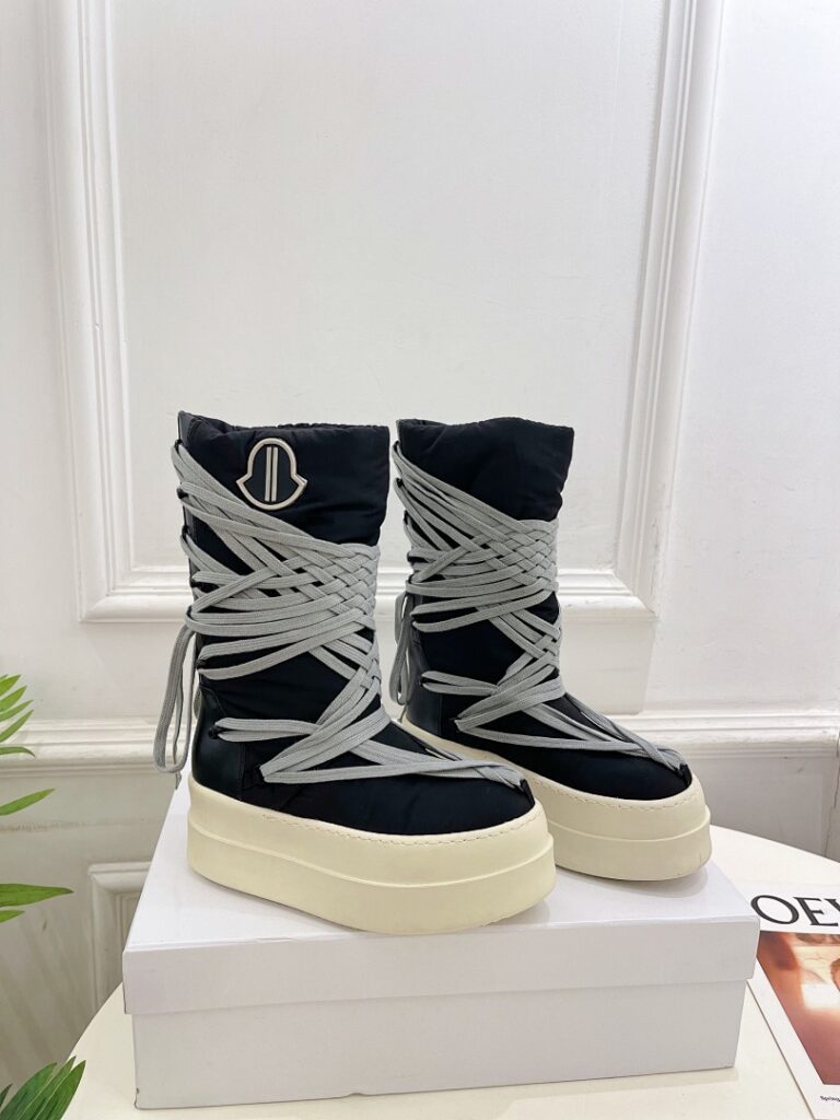 Moncler Shoe Style 3802423