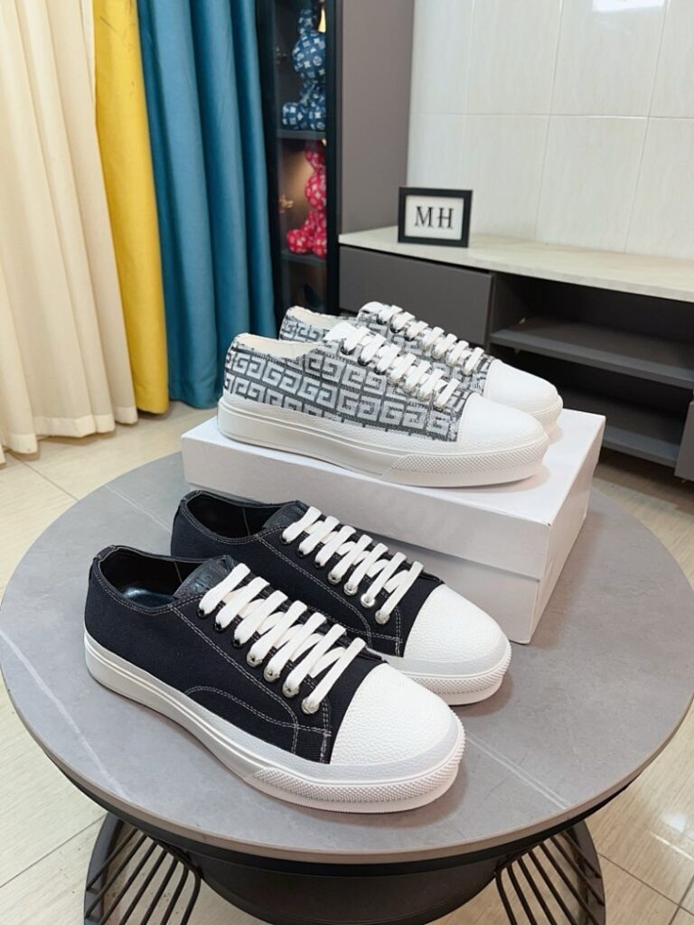Givenchy Shoe Style 2201155