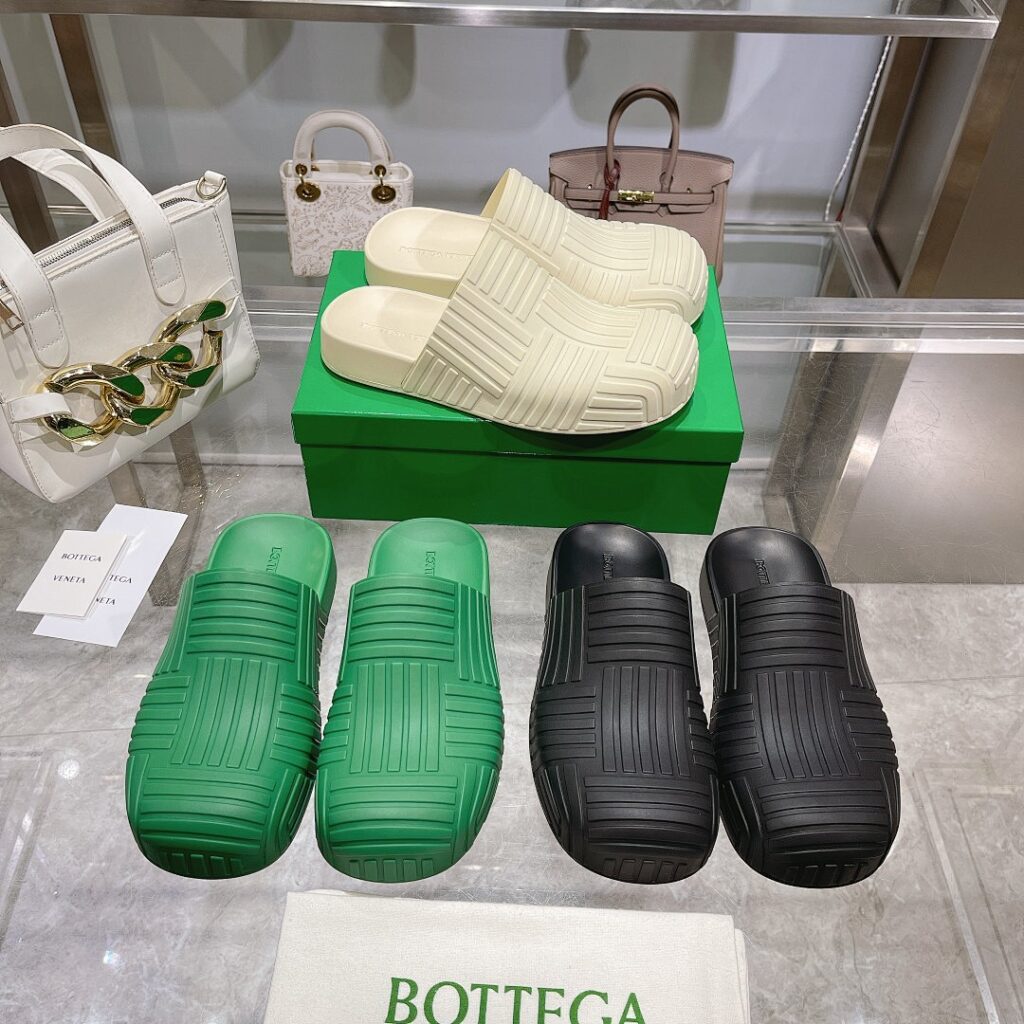 Bottega Veneta Shoe Style 2001191