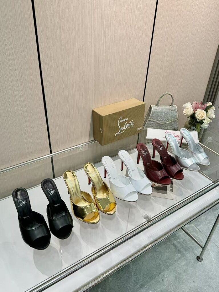 Christian Louboutin Shoe Style 1901117