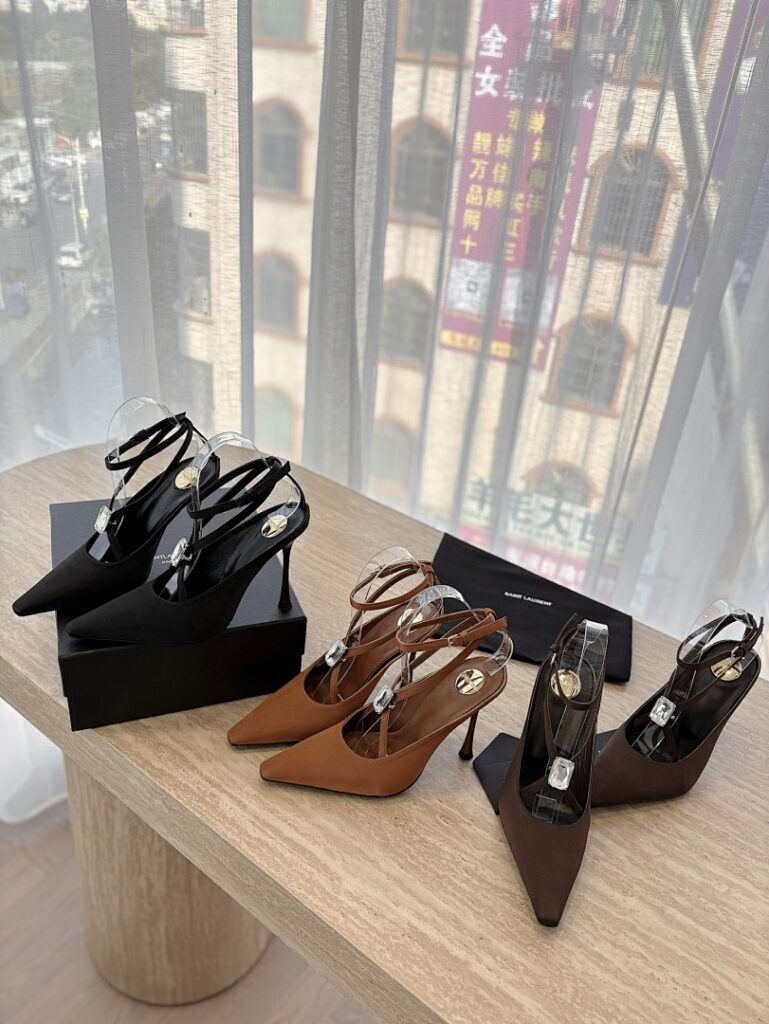 Saint Laurent Shoe Style 3001150