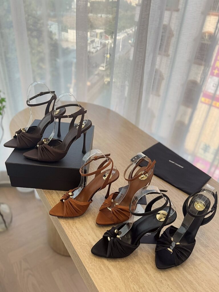 Saint Laurent Shoe Style 3001150