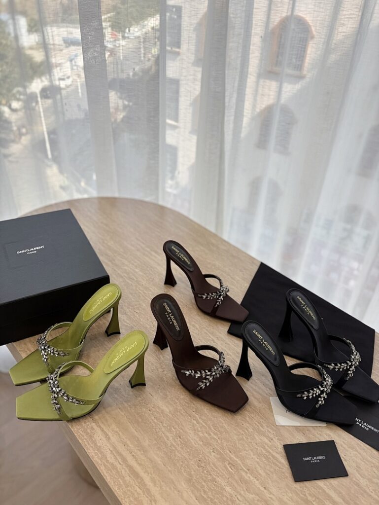 Saint Laurent Shoe Style 3001150