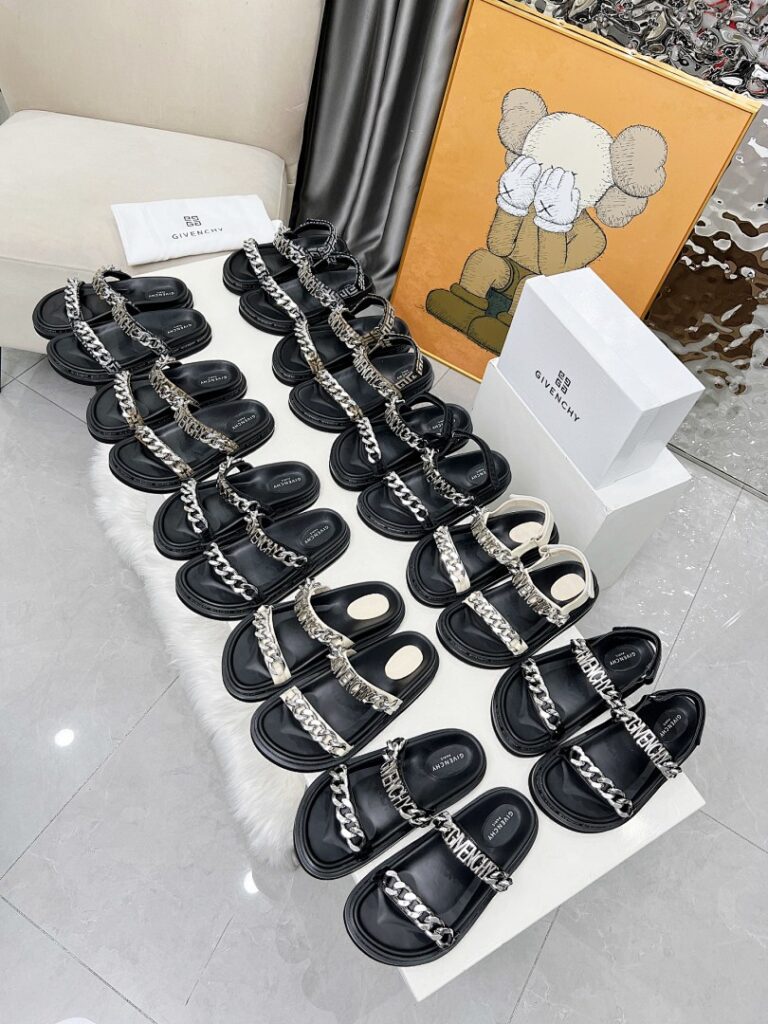 Givenchy Shoe Style 2492113