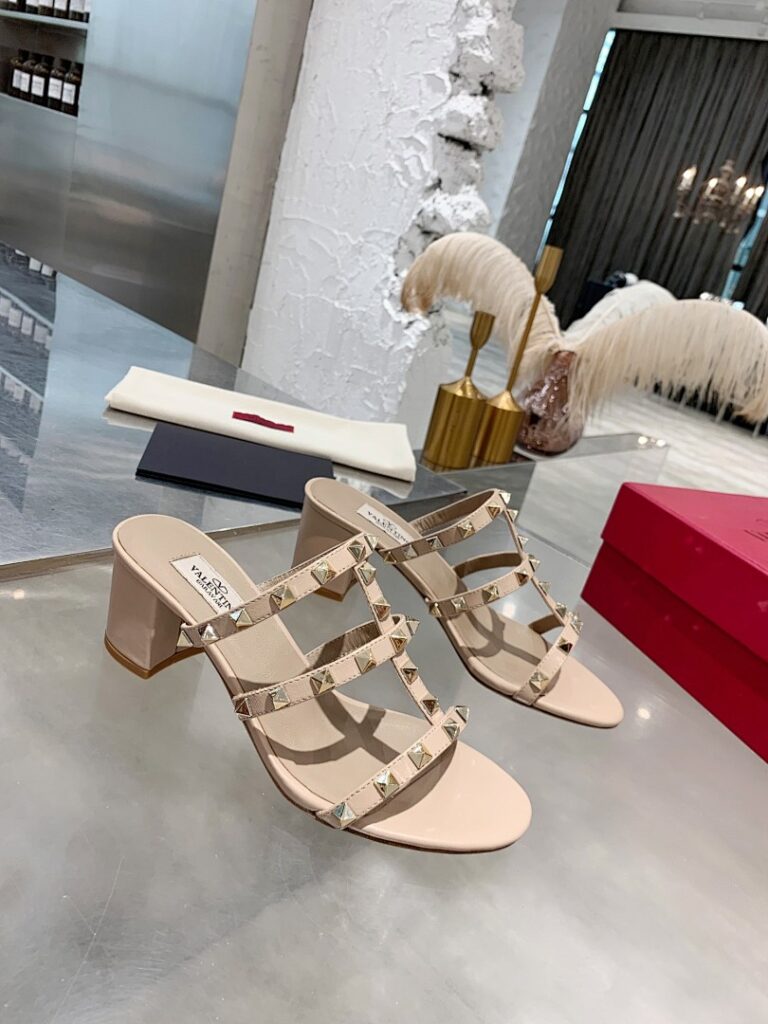 Valentino Shoe Style 2401194