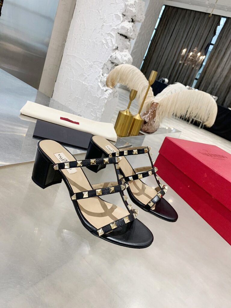 Valentino Shoe Style 2401194