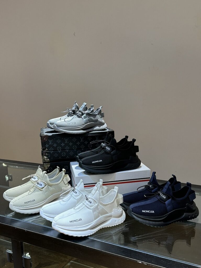 Moncler Shoe Style 2401126