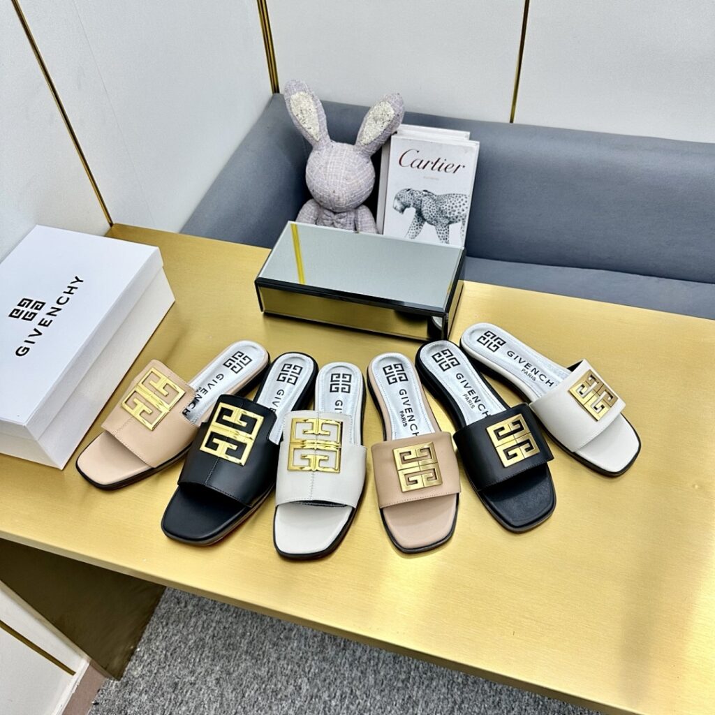 Givenchy Shoe Style 2101192
