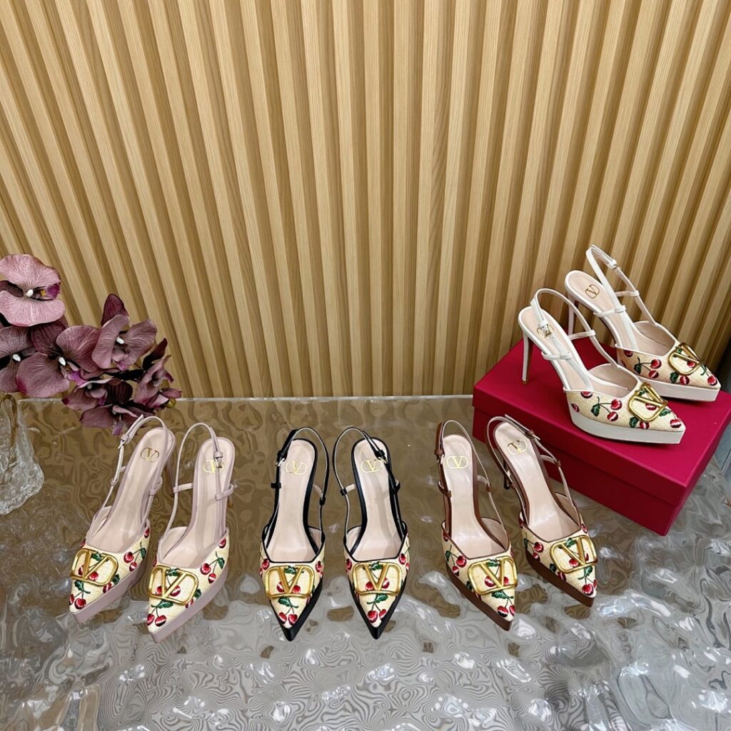 Valentino Shoe Style 3601197