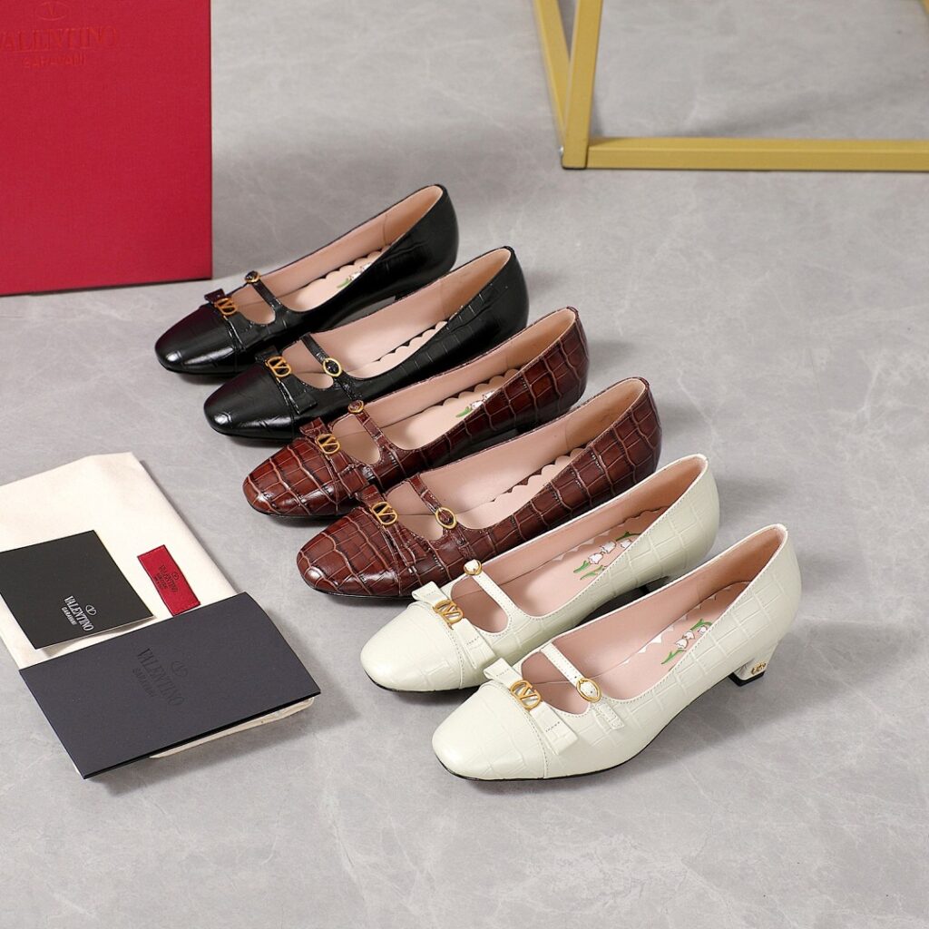 Valentino Shoe Style 3101123