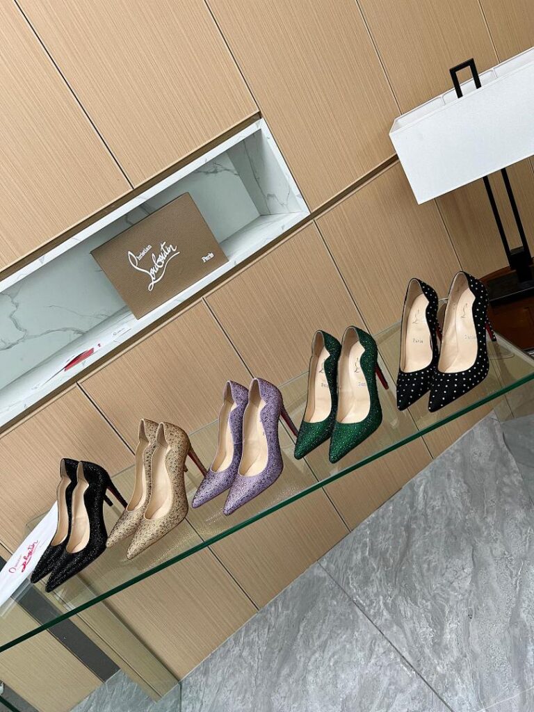 Christian Louboutin Shoe Style 3401192