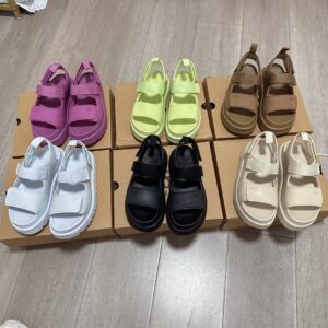 UGG Shoe Style 2301194