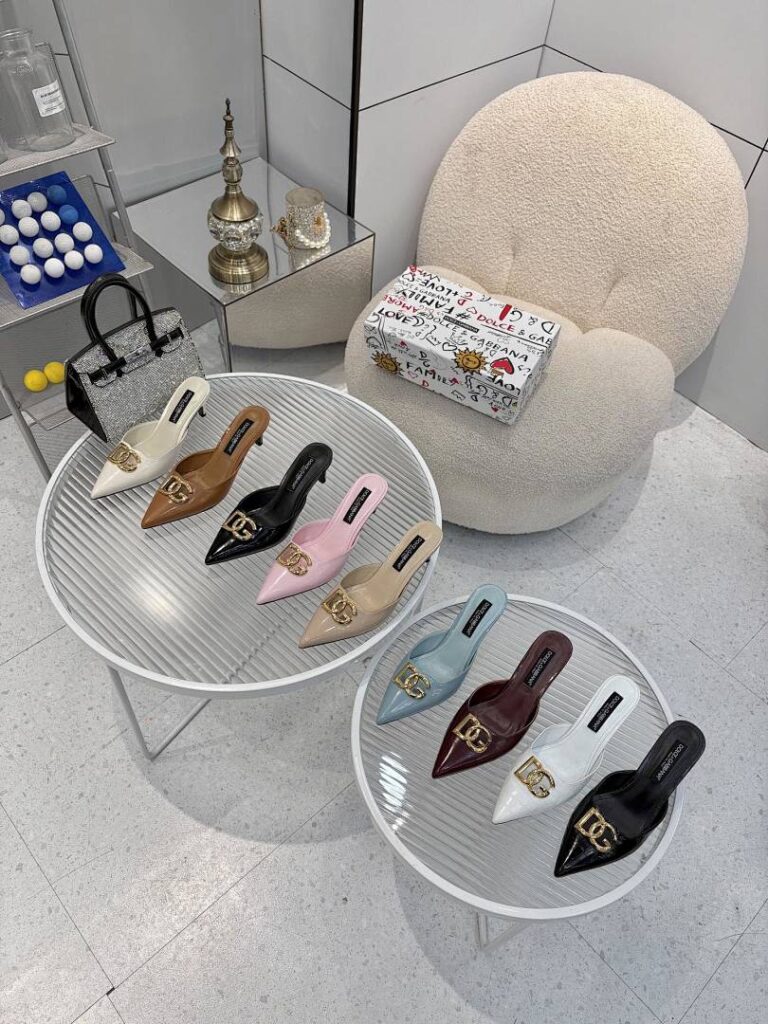 Dolce & Gabbana Shoe Style 2001117
