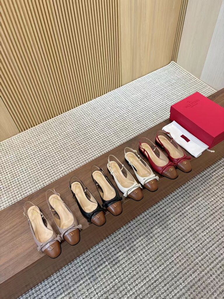 Valentino Shoe Style 2701133