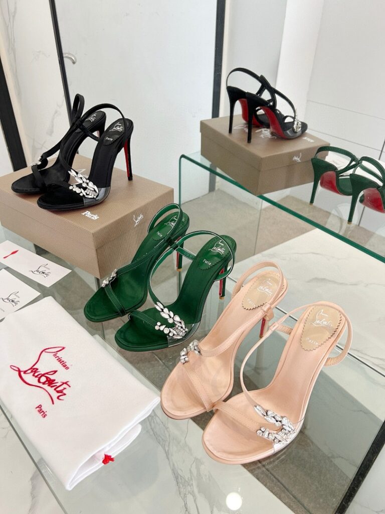 Christian Louboutin Shoe Style 3001195