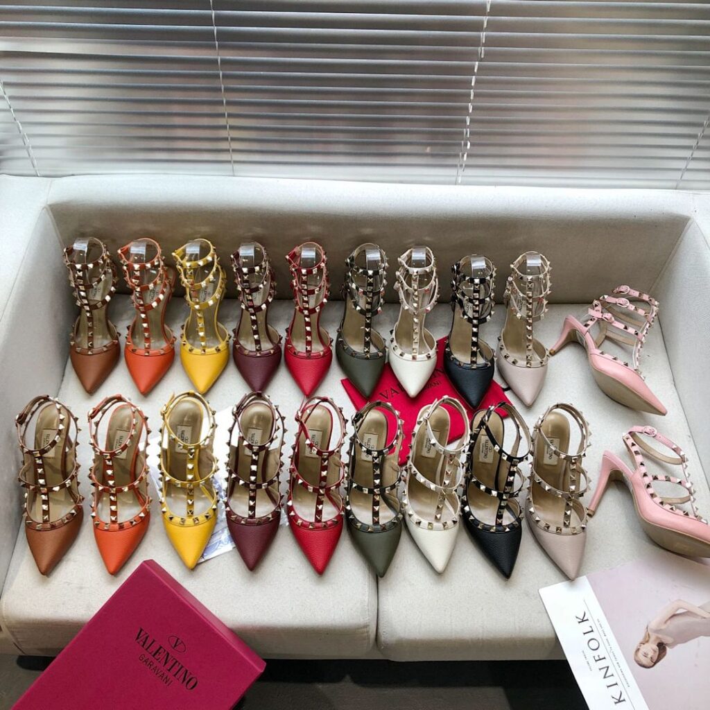 Valentino Shoe Style 2401133