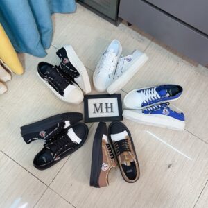 Moncler Shoe Style 2401155