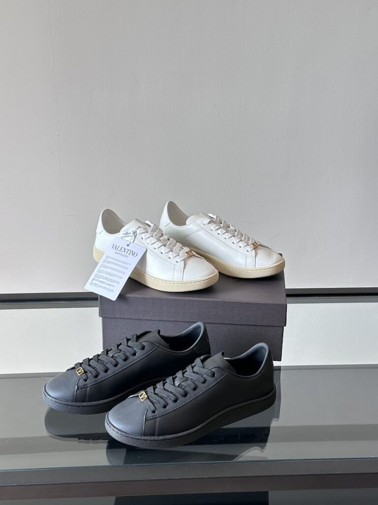 Valentino Shoe Style 2401126